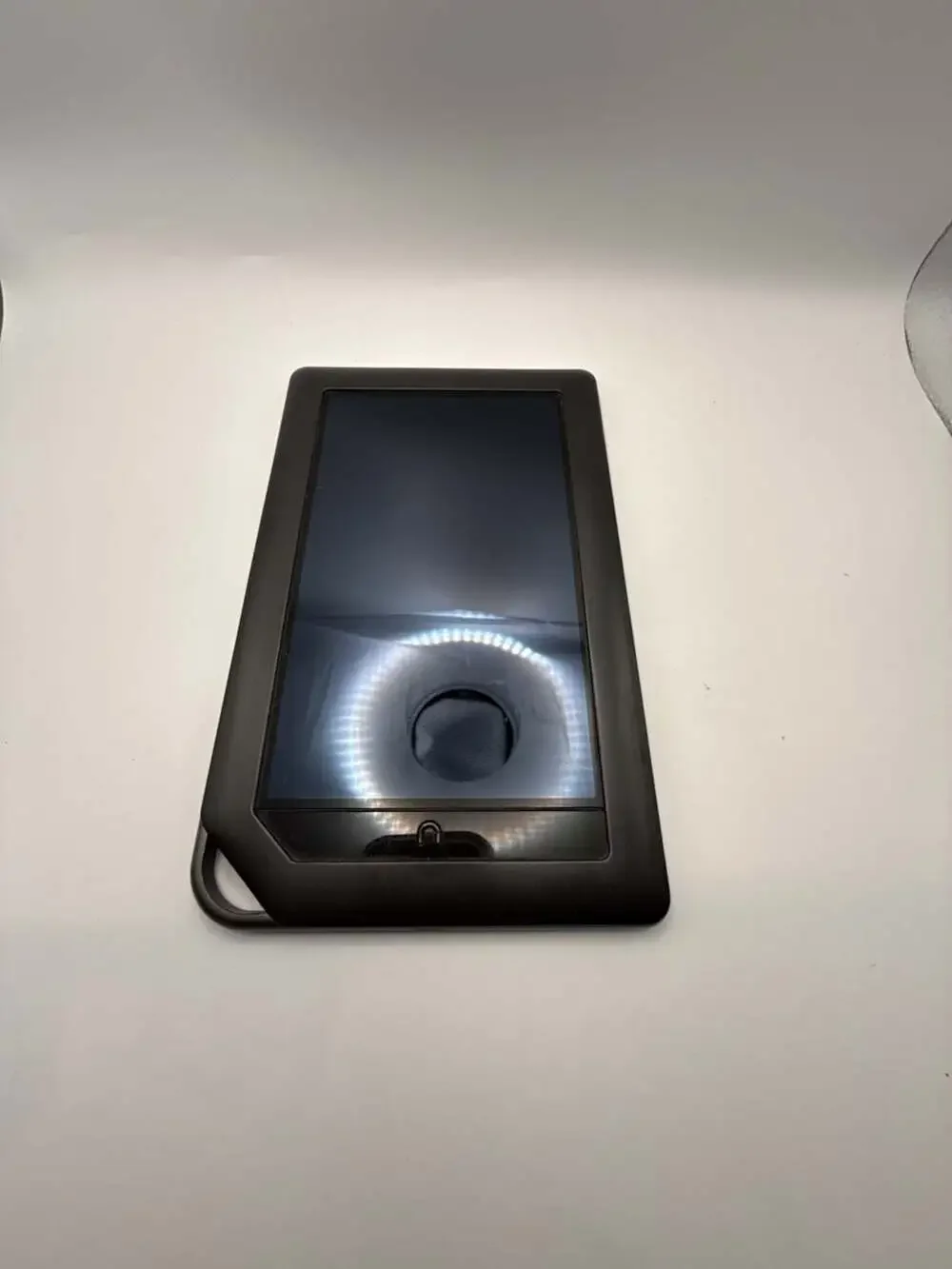Barnes & Noble Nook Simple Touch E-Reader Model BNRV200